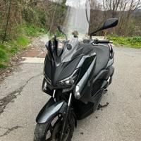 Yamaha X-Max 250 - 2016