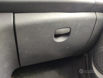 Cassetto portaoggetti DACIA SANDERO del 2018