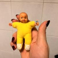 Mini Bambola Ciccino Bebè/Portachiavi con Tuta Gia