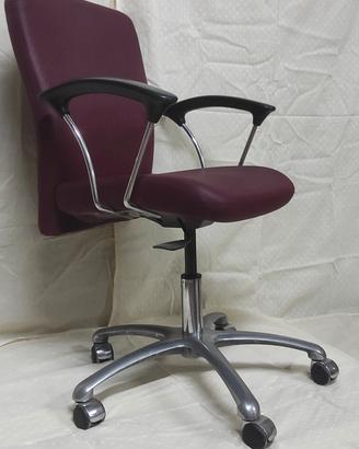 Sedia poltroncina con schienale basso