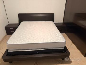 Camera da letto completa  + como’ con 3 cassetti