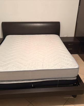 Camera da letto completa  + como’ con 3 cassetti