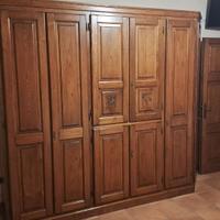 Armadio in legno massello