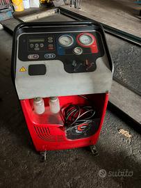 Stazione ricarica aria condizionata