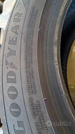 2 Gomme GoodYear Eagle F1 Usate  225/50 R 17 98 Y