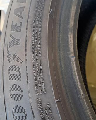 2 Gomme GoodYear Eagle F1 Usate  225/50 R 17 98 Y