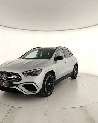 MERCEDES-BENZ GLA 180 Automatic