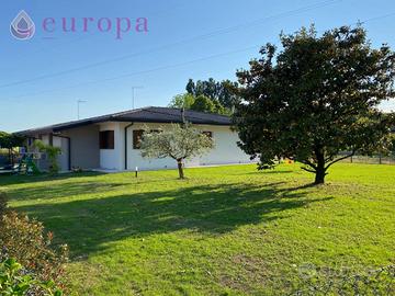 Casa singola a piano unico in classe A4