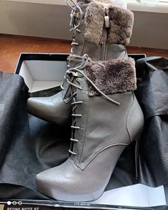 Stivaletto39 con pelo e tacco nuovo - solo soprani