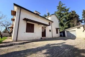 VILLA SINGOLA A FROSINONE