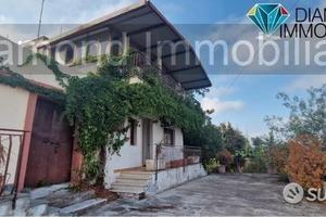 Casa indipendente con 20.000 mq di terreno