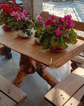 TAVOLO E PANCHE DA GIARDINO IN LEGNO MASSICCIO 