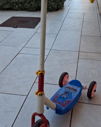 Monopattino a 3 ruote Masha