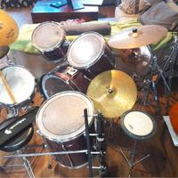 Set di batteria Pearl Export con accessori – Rosso