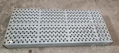 10 gradini il lamiera antiscivolo 70x30x6,5