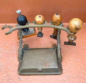 Antico porta timbri e 4 timbri uff.post.milamo