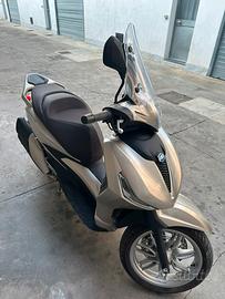 Beverly 400