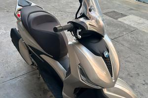 Beverly 400