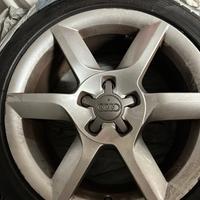 Cerchi  17 originali Audi con gomme al 90%