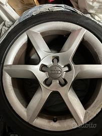 Cerchi  17 originali Audi con gomme al 90%