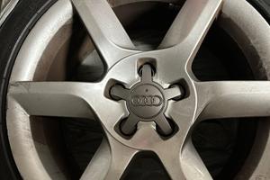 Cerchi  17 originali Audi con gomme al 90%