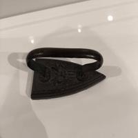 Ferro da stiro antico