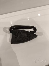 Ferro da stiro antico