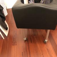 Poltrona in pelle nera