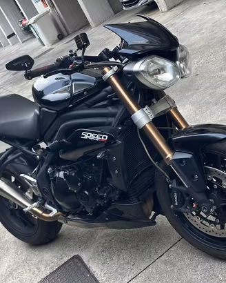 Triumph speed triple 1050