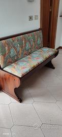 panca in legno imbottita con tavolo