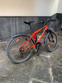 Bici BTB B’Twin Rockrider 500 (2017)