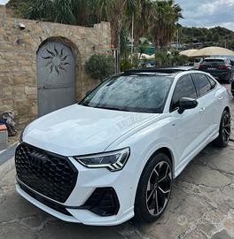 Audi Q3 35 TDI S tronic line edition Aut. Led .Tet