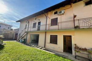 CASA DI TESTA CON GIARDINO: indipendenza e tran...