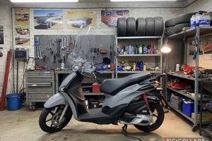 Piaggio Liberty 125 cc nuovo  colore grigio