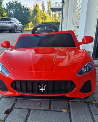 Auto elettrica per bambini Maserati