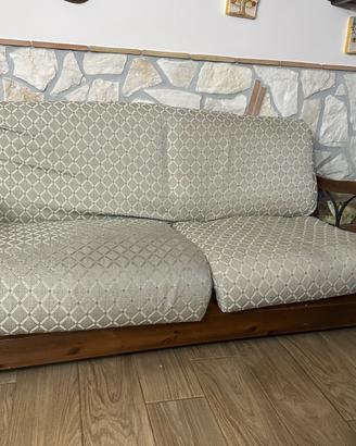Divano letto con struttura in legno