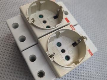 2 Prese da quadro schuko ABB M1173 