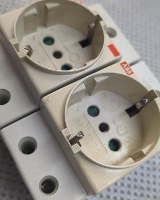 2 Prese da quadro schuko ABB M1173 