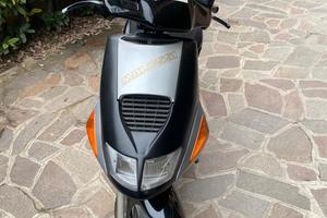 aprilia sr 50 replica 