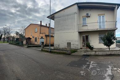 Porzione di casa INDIPENDENTE