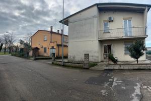 Porzione di casa INDIPENDENTE