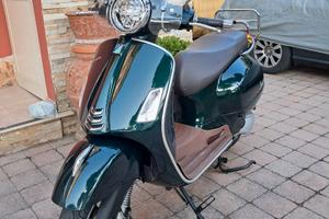 Vespa piaggio 300 gts