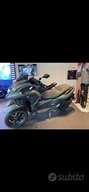 Tricity 300