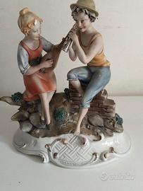 statuina in ceramica o porcellana a marca Fiera