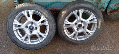 cerchio ford con prenumatici 4 stagioni 195/55 r15