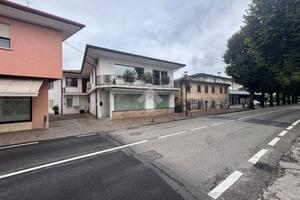 NEGOZIO A MONTEBELLUNA