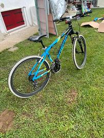 Bicicletta Mountan Bike