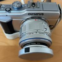 Olympus Pen E-PL1 con obiettivo
