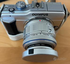 Olympus Pen E-PL1 con obiettivo