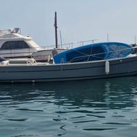 Barca a motore tipo lancia walkoround